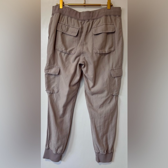 Community| Aritzia| Tan ‘Ion’ Drawstring Waist Jogger Cargo Pants Sz M - Picture 3 of 4